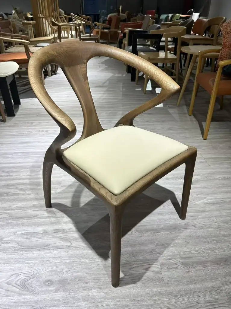 Modern Design Living Room Solid Wood Retro Dining Chair Cane Back Chair for Event